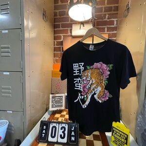 JAPANESE CHINESE ART TIGER BLOSSOM Black T Shirt Mens